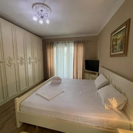 Apartment Flora Luxury