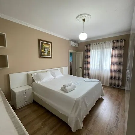 Flora Luxury Apartment *