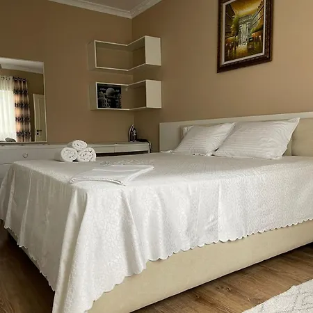 Apartment Flora Luxury Tirana